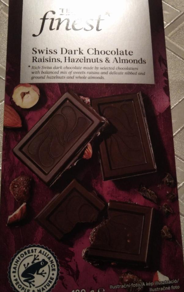Fotografie - Swiss Dark Chocolate Raisins, Hazelnuts & Almonds Tesco finest