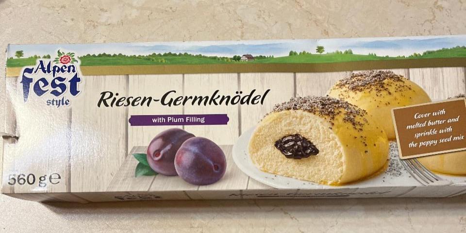 Fotografie - Germknödel with plum filling Alpen fest style