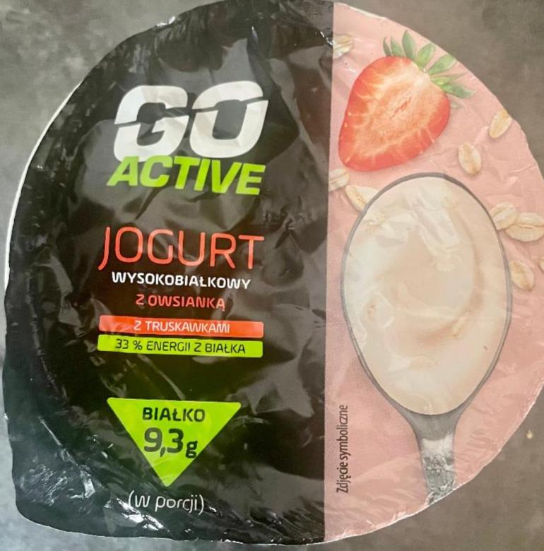 Fotografie - Jogurt wysokobiałkowy z owsianka z truskawkami Go Active