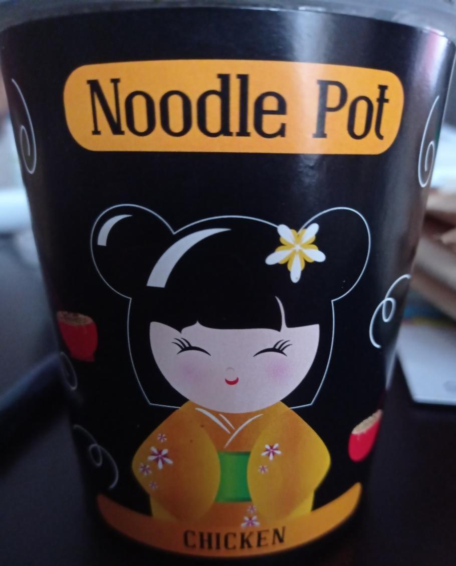 Fotografie - noodle pot chicken