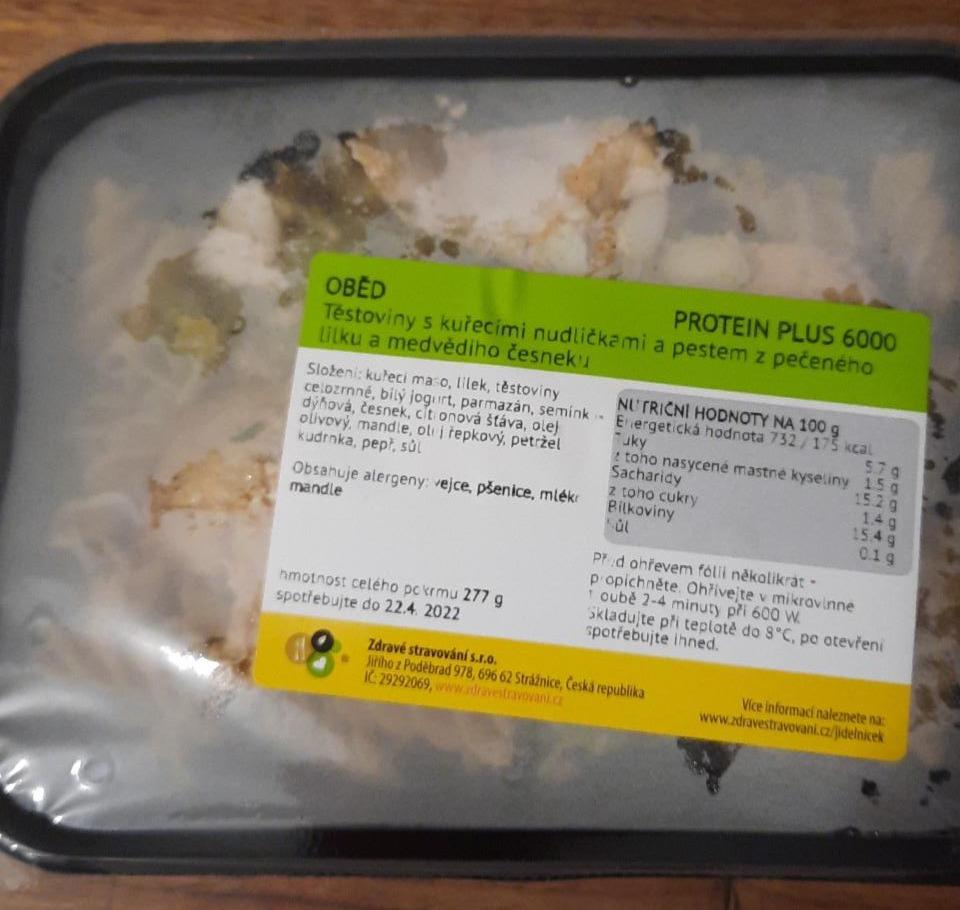 Fotografie - Těstoviny s kuřecími nudličkami a pestem z pečeného lilku a medvědího česneku Zdravé stravování