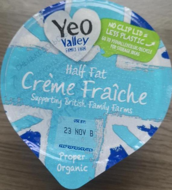 Fotografie - Organic Half fat crème fraîche Yeo valley