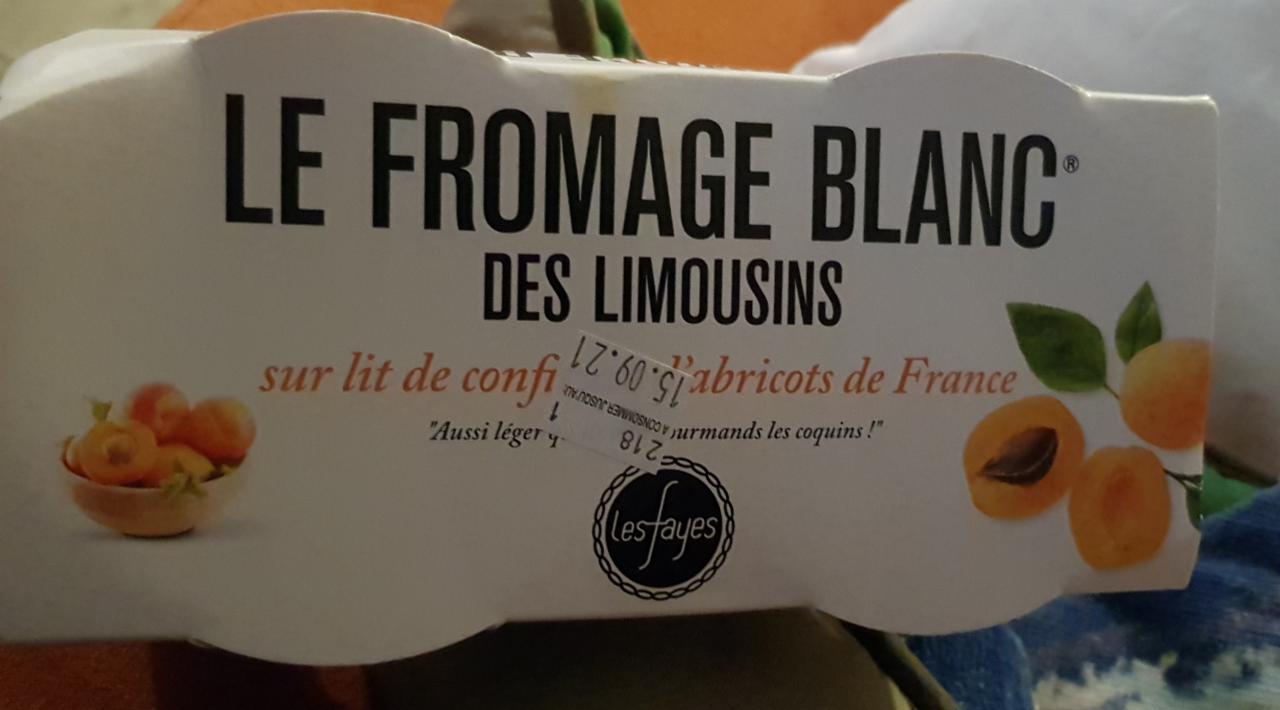Fotografie - sur lit de confiture d'abricots de France Le fromage blanc