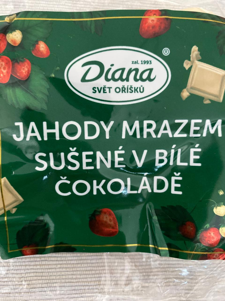 Fotografie - Jahody mrazem sušené v bílé čokoládě Diana Svět oříšků