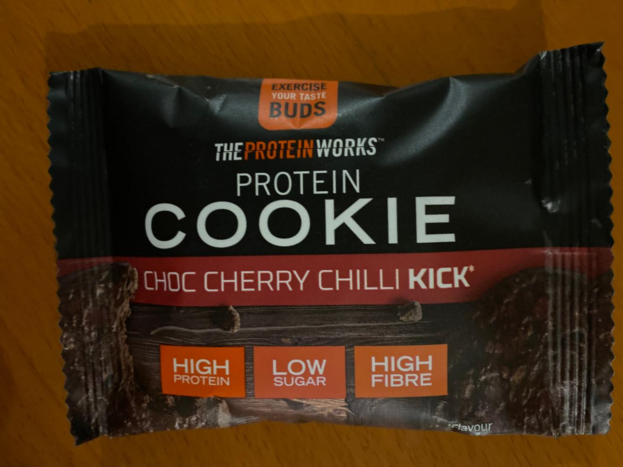Fotografie - Protein cookie Choc Cherry Chilli Kick The Protein Works