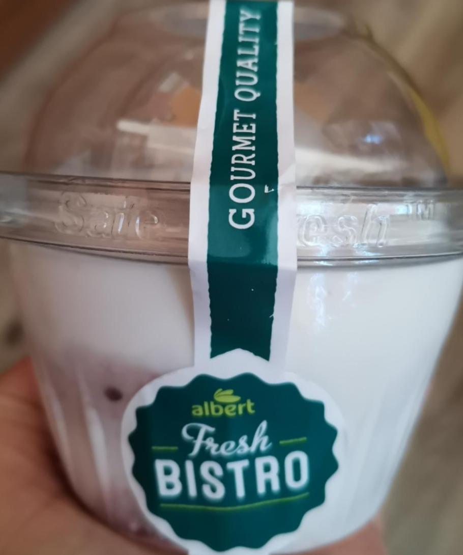 Fotografie - Bílý jogurt s malinovým pyré a müsli Albert Fresh Bistro
