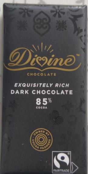 Fotografie - Exquisitely Rich Dark Chocolate 85% cocoa Divine