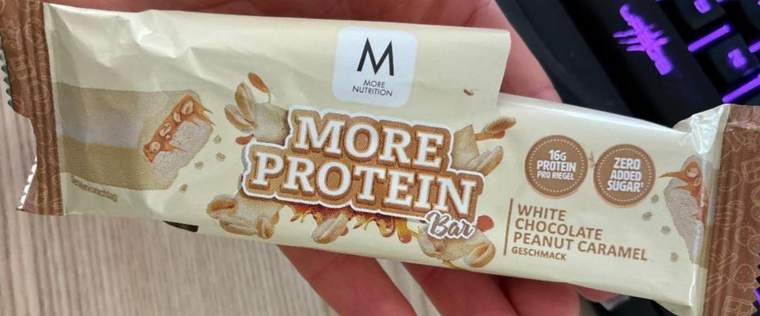 Fotografie - More Protein Bar White Chocolate Peanut Caramel More Nutrition