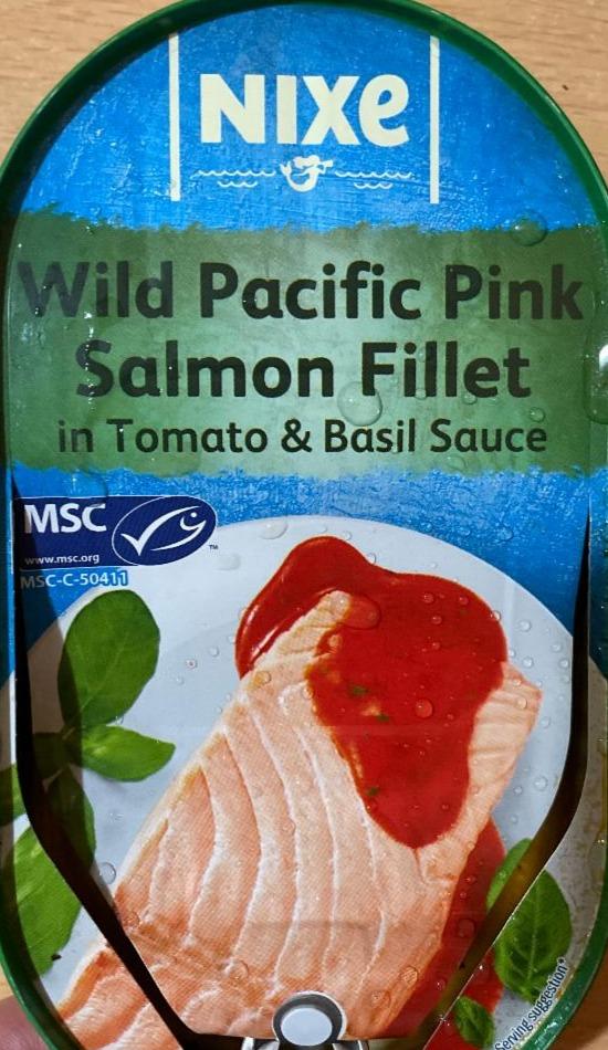 Fotografie - wild pacific pink salmon fillet in tomato and basil sauce Nixe
