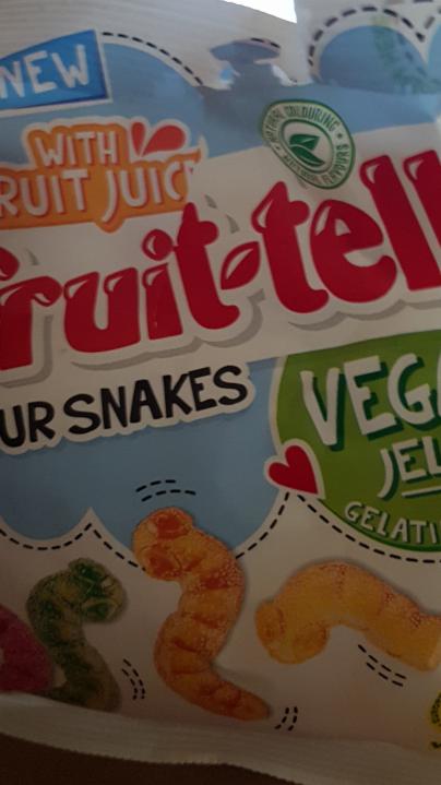 Fotografie - Fruittella Gelatine Free Sour Snakes with Fruit Juice