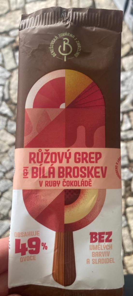 Fotografie - Růžový grep & bílá broskev v ruby čokoládě Benešovská továrna na zmrzlinu
