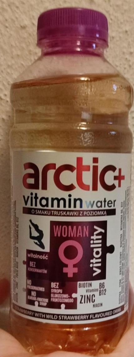 Fotografie - Vitamin Water vitality woman Wild Strawberry Arctic+