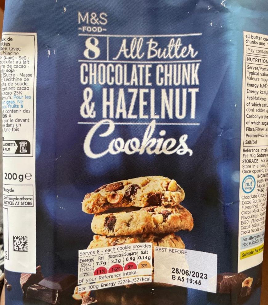 Fotografie - All Butter Chocolate chunk & Hazelnut Cookies M&S Food