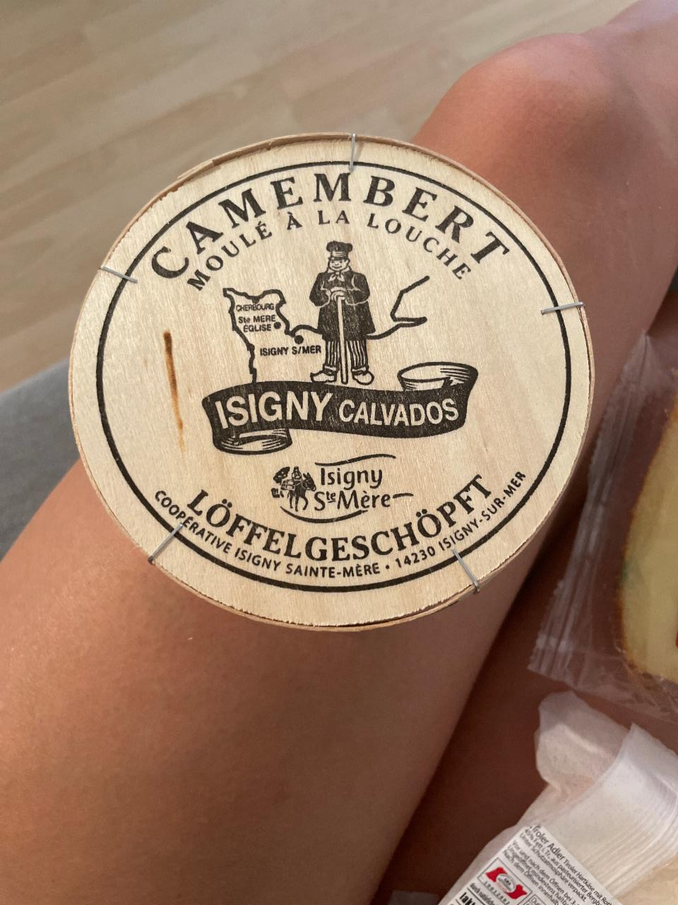 Fotografie - Camembert Isigny Calvados Löffelgeschöpft