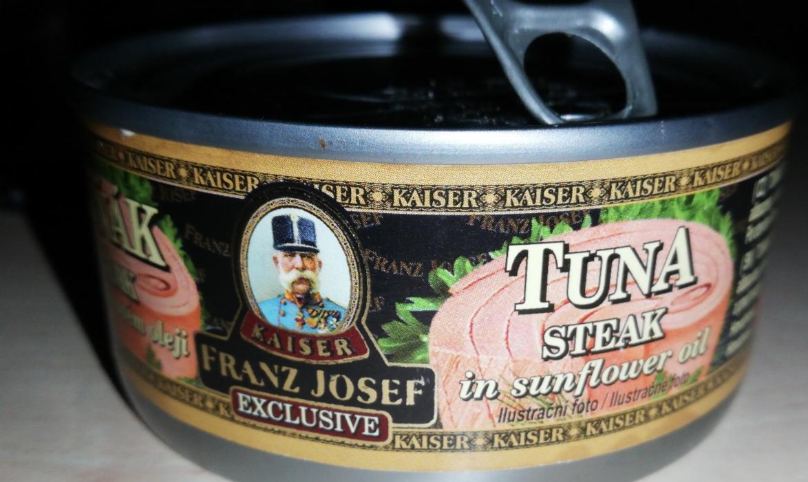 Fotografie - Tuňák steak ve slunečnicovém oleji Franz Josef 