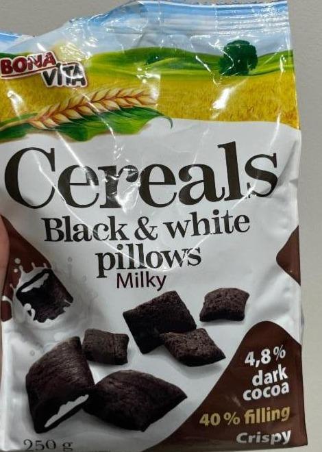 Fotografie - Cereals Black & white pillows Milky BonaVita