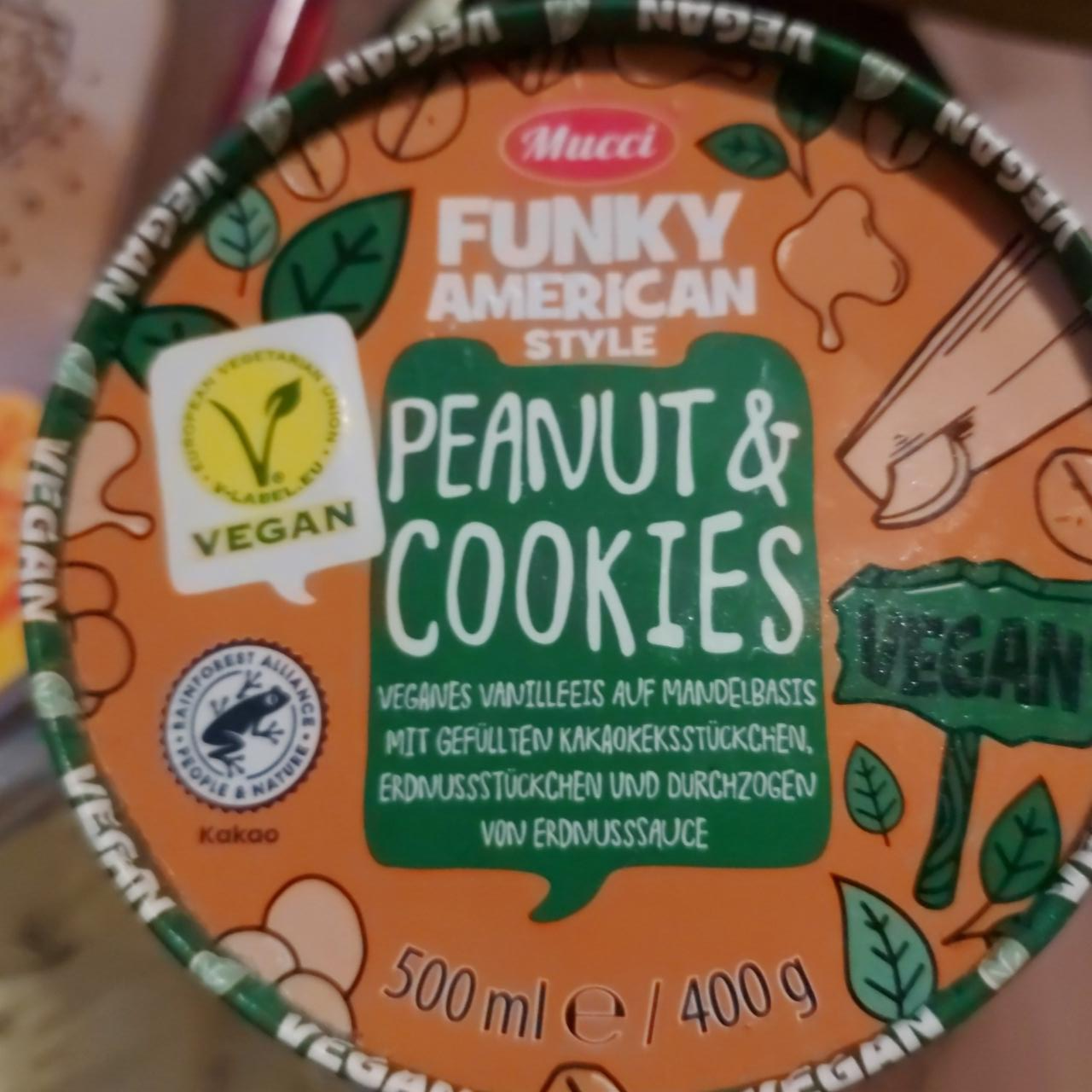 Fotografie - Funky American style Peanut & cookies ice cream vegan Mucci