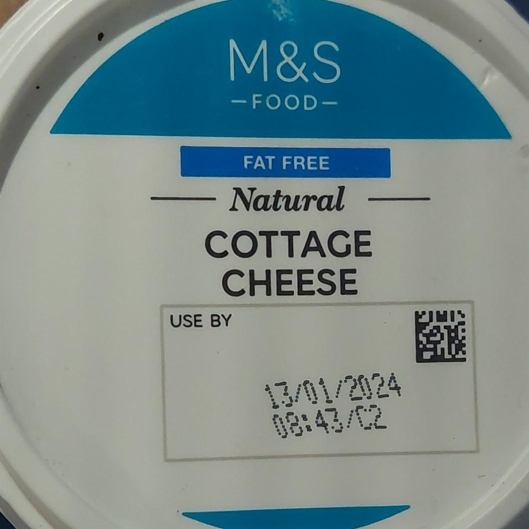 Fotografie - Fat free Natural cottage cheese M&S Food