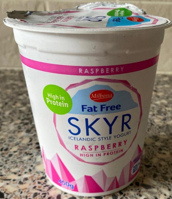 Fotografie - Fat free Skyr Icelandic Style Yogurt Raspberry Milbona