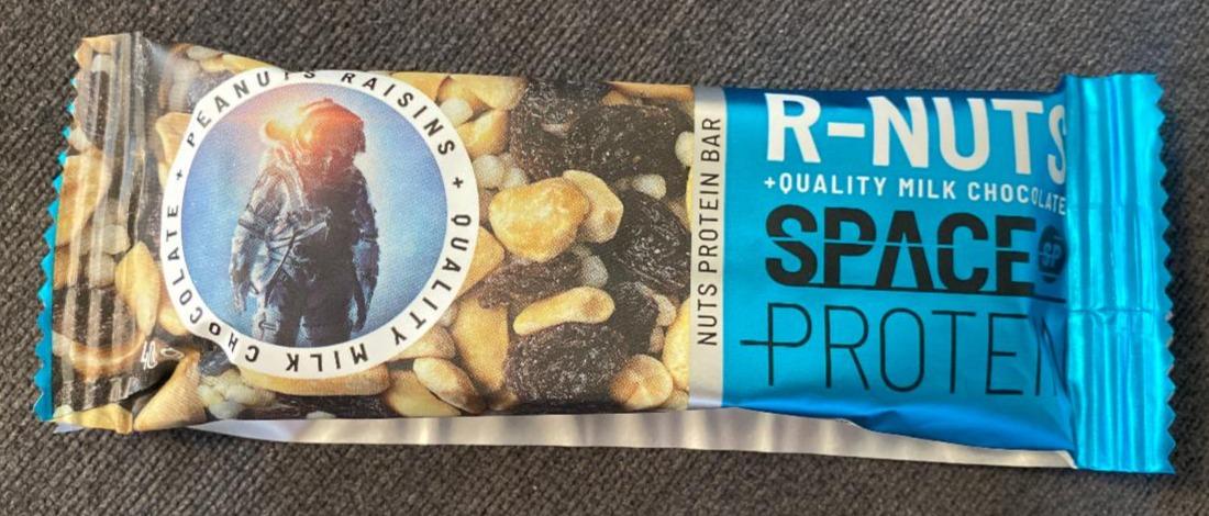 Fotografie - R-NUTS + Quality Milk Chocolate Space Protein