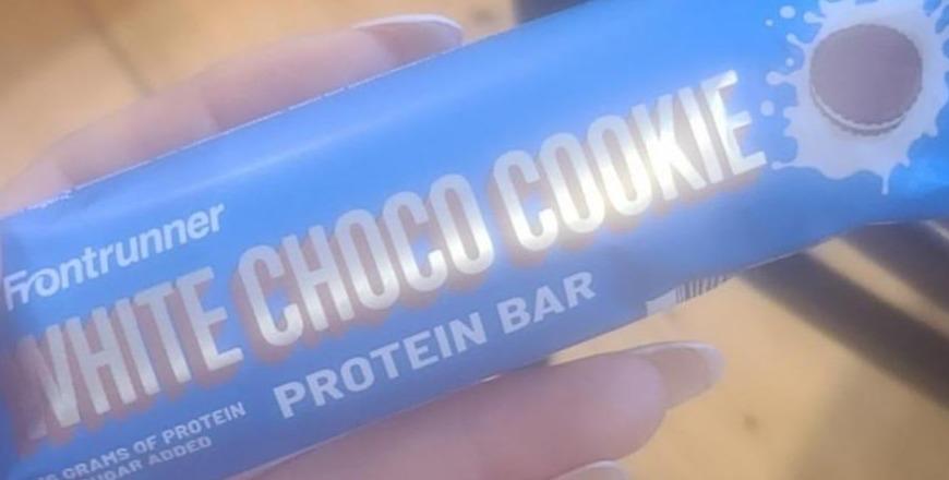 Fotografie - White choco cookie protein bar Frontrunner