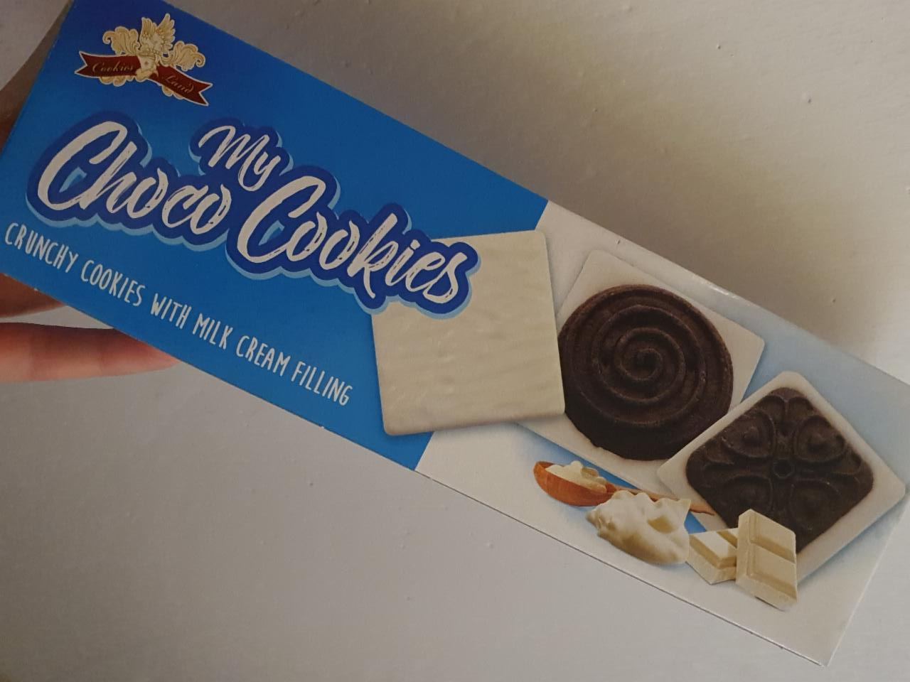 Fotografie - My choco cookies (cocoa cookies with milk cream filling)