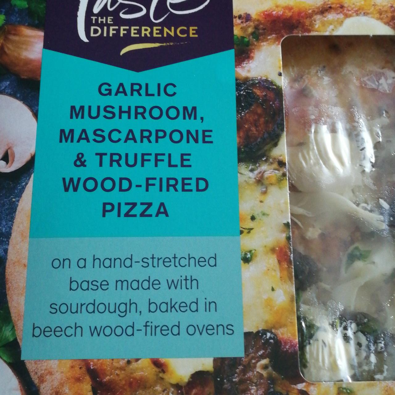 Fotografie - Garlic, mushroom, mascarpone & truffle wood-fired pizza Taste the Difference