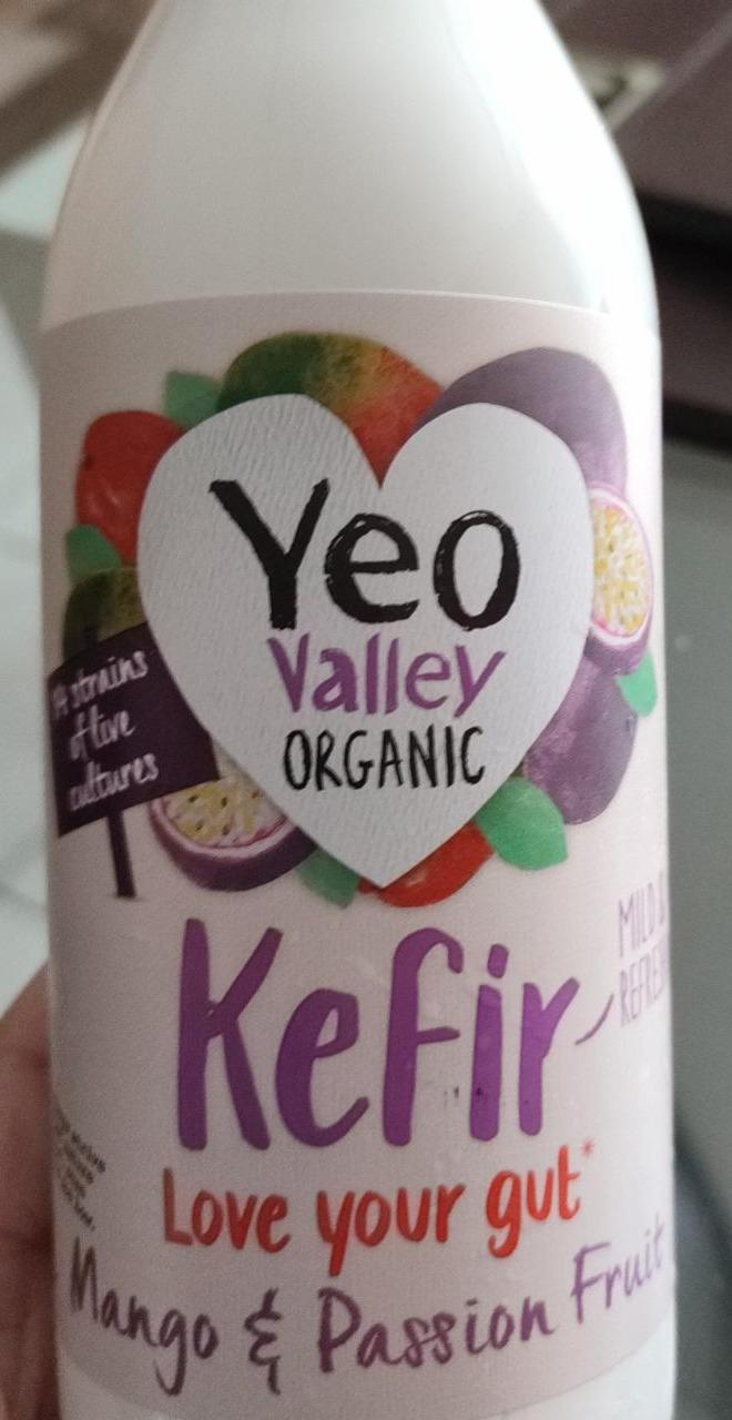Fotografie - Kefir Mango & Passion Fruit Yeo valley organic