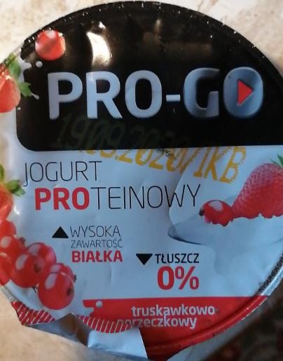 Fotografie - Proteinowy Jogurt truskawkowo-porzeczkowy 0% Pro-Go