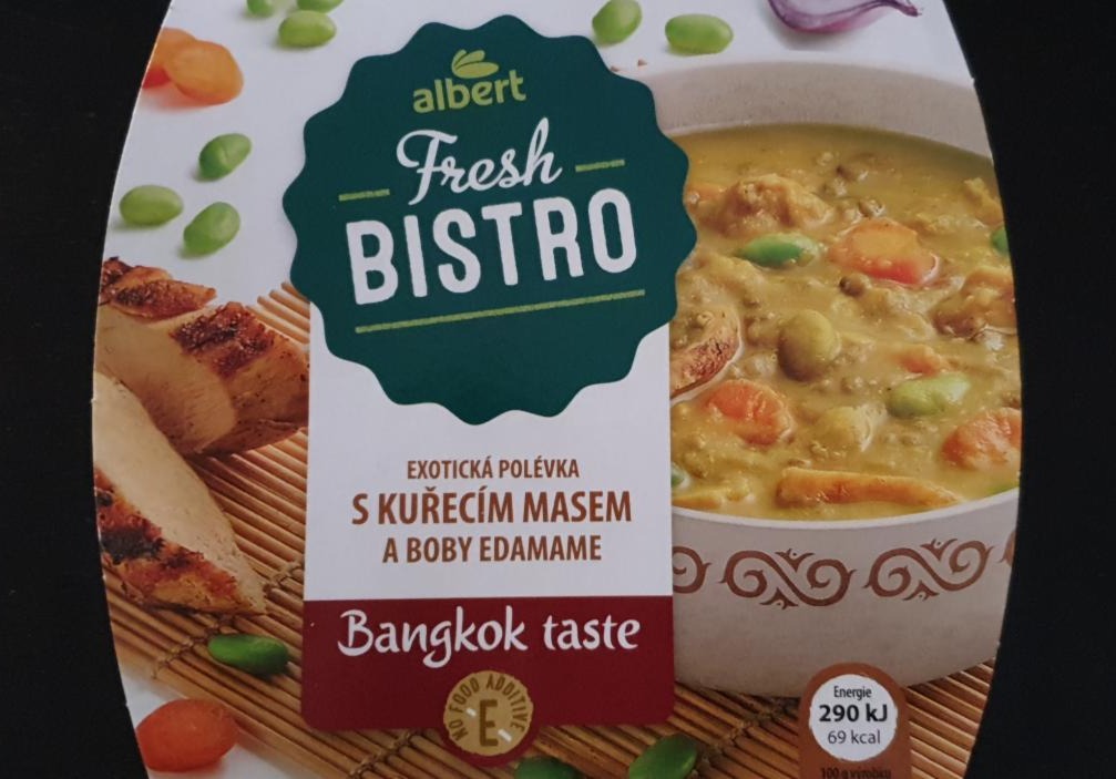 Fotografie - Exotická polévka s kuřecím masem a boby edamame Bangkok taste Albert Fresh Bistro