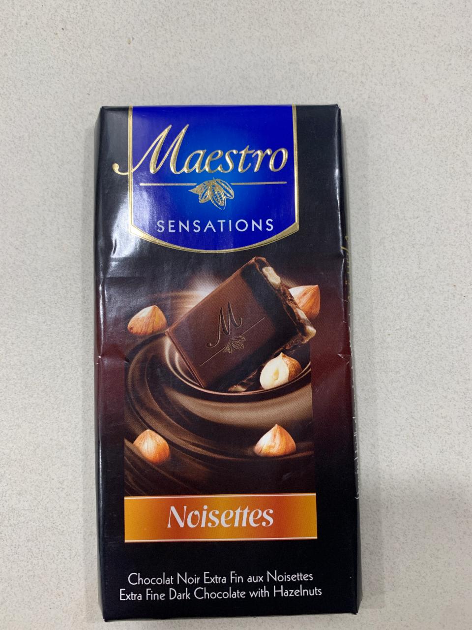 Fotografie - Dark Chocolate with Hazelnuts Maestro
