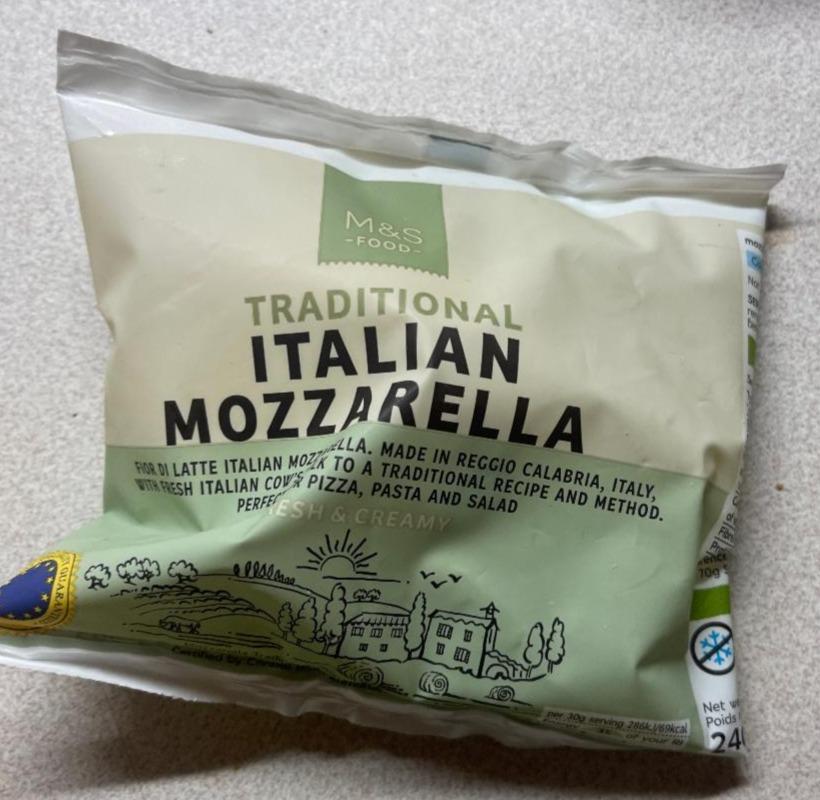 Fotografie - Traditional Italian Mozzarella M&S Food
