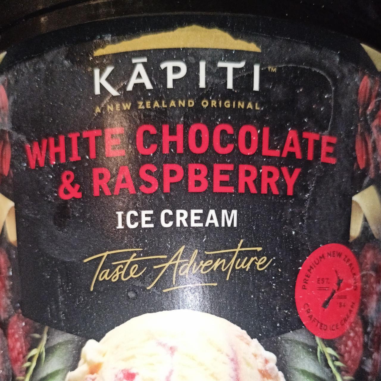 Fotografie - White Chocolate & Raspberry Ice Cream Kápiti