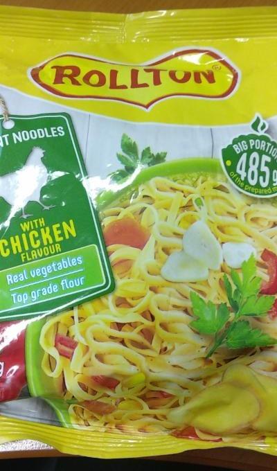 Fotografie - Instant noodles with chicken flavour (Instantní nudle s kuřecí příchutí) Rollton