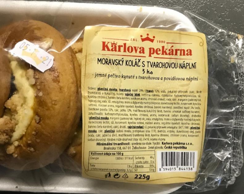 Fotografie - Moravský koláč s tvarohovou náplní Karlova pekárna