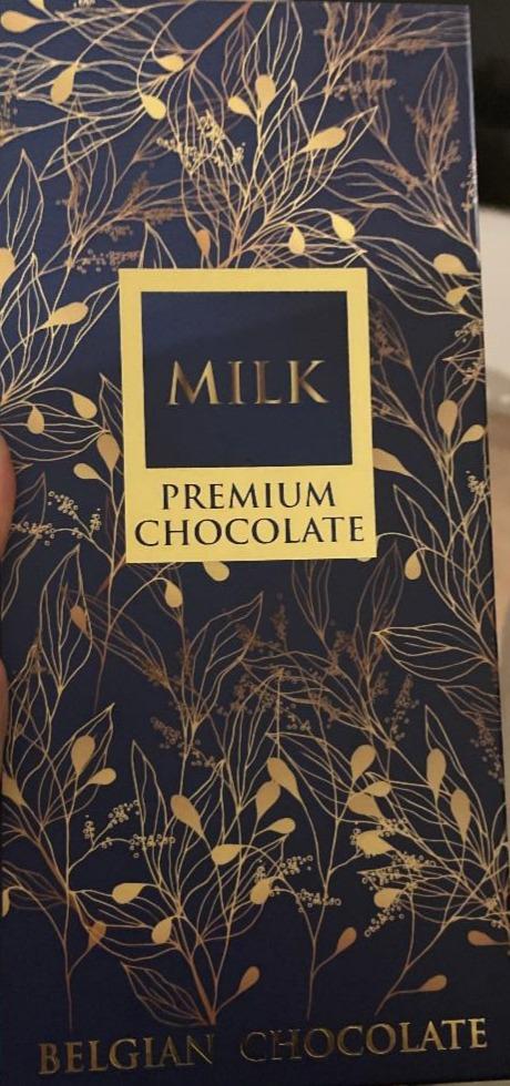 Fotografie - Milk premium chocolate belgian chocolate Selllot