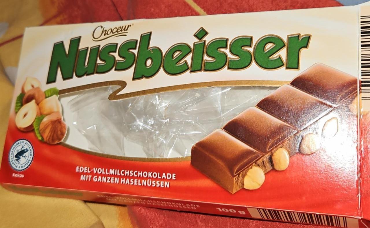 Fotografie - Nussbeisser Edel-Vollmilch Schokolade mit ganzen haselnüssen Choceur