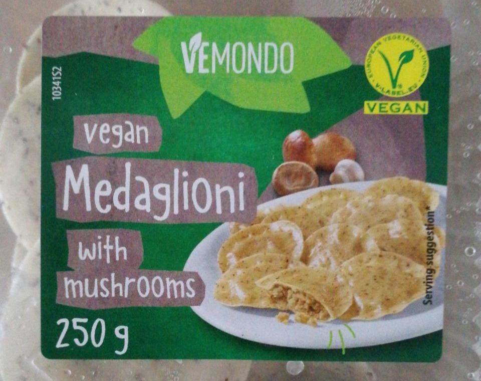 Fotografie - vegan medaglioni with mushrooms Vemondo
