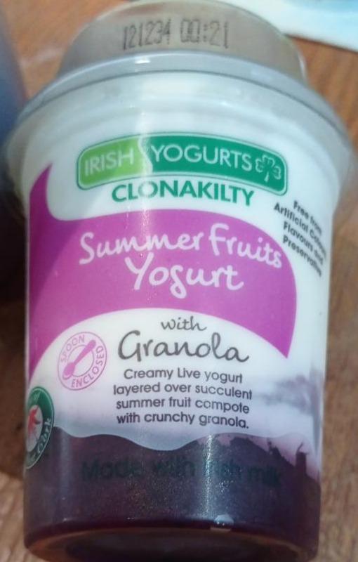 Fotografie - Clonakilty Summer fruit yogurt with Granola Irish Yogurts