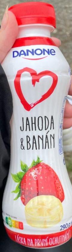 Fotografie - zakysaný nápoj s příchutí jahoda-banán Danone