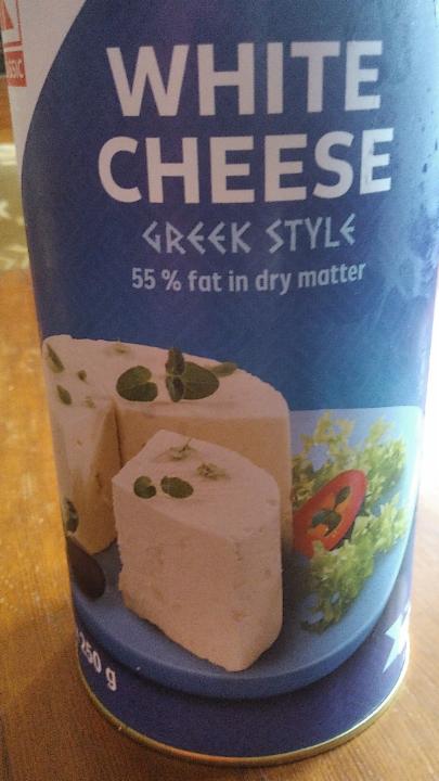 Fotografie - White cheese greek style 55%tuku Kaufland