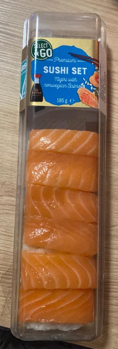 Fotografie - Premium Sushi set Nigiri with norwegian Salmon Select&Go