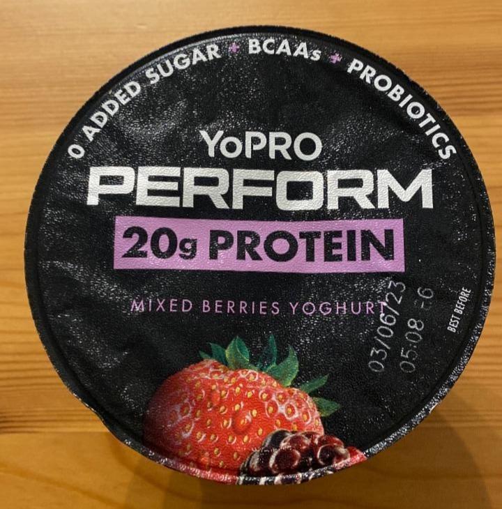 Fotografie - YoPRO Perform Mixed Berries Yoghurt