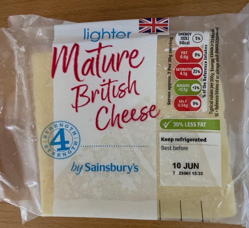 Fotografie - lighter Mature British Cheese by Sainsbury's
