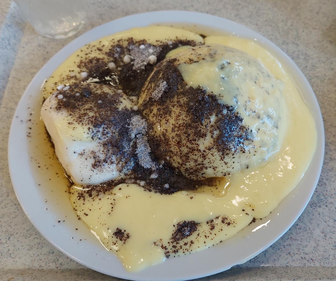 Fotografie - Alpský knedlík s cukrem, mákem a vanilkovým krémem