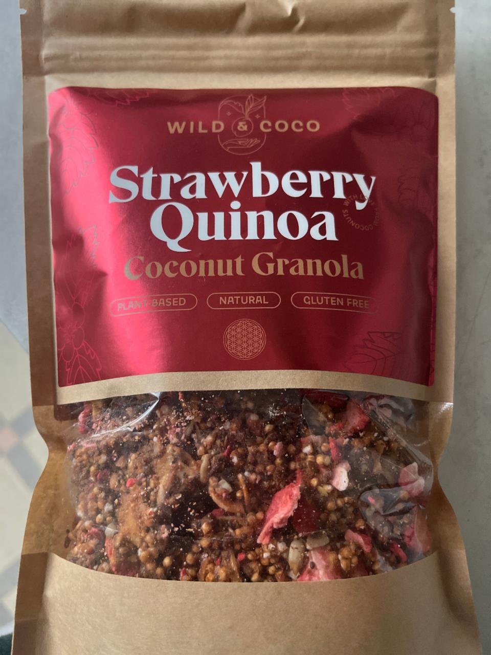 Fotografie - Strawberry quinoa coconut Granola Wild & Coco