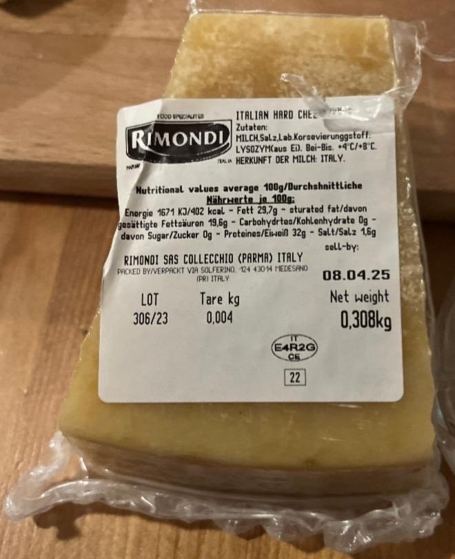 Fotografie - Italian hard cheese/käse Rimondi