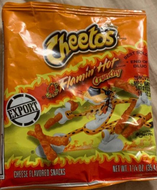 Fotografie - Cheese Flavored Snacks Crunchy Flamin' Hot Cheetos