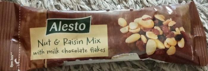 Fotografie - Nut & Raisin Mix with milk chocolate cornflakes Alesto