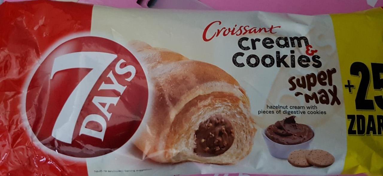 Fotografie - Croissant Cream & Cookies Super Max Hazelnut Cream with Pieces of Digestive Cookies 7 Days